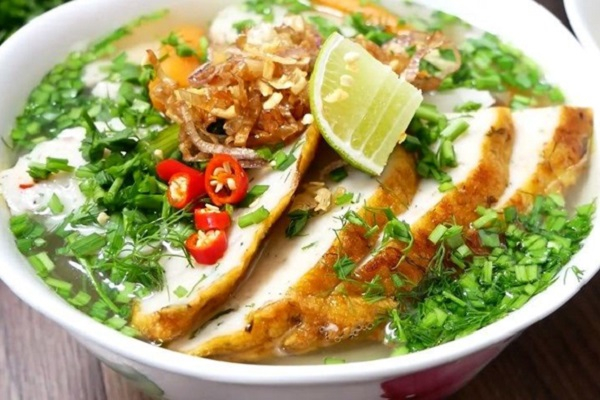 banh canh cha ca 349678 Em Vào Bếp