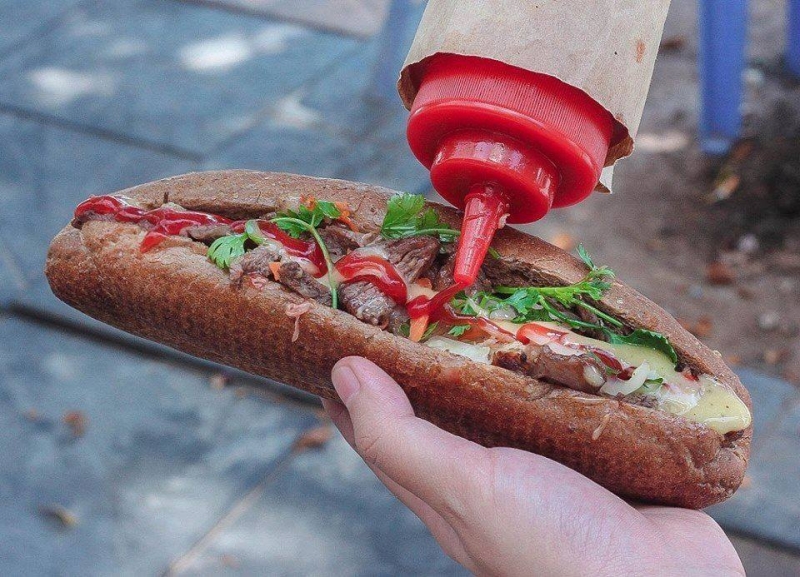 banh mi den bo nuong banh mi milky way so 196 trung kinh cau giay 30k 23008 Em Vào Bếp