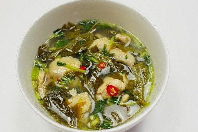 image 4 cach nau canh chua la giang la mieng cho bua com them phong phu vi 165668352881168 Em Vào Bếp