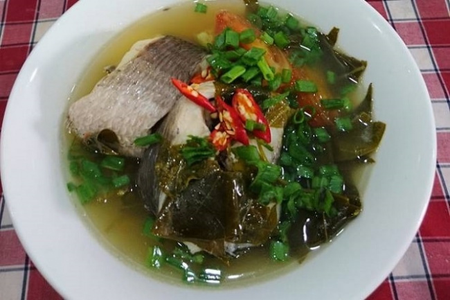 image 4 cach nau canh chua la giang la mieng cho bua com them phong phu vi 165668352921260 Em Vào Bếp