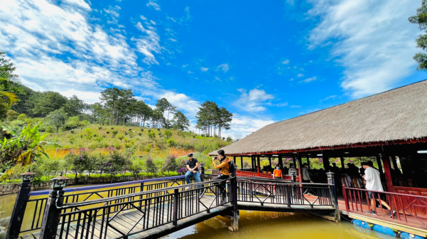 image ho thuy quai da lat nhac den buon lang vang danh am thuc 165754186164750 Em Vào Bếp