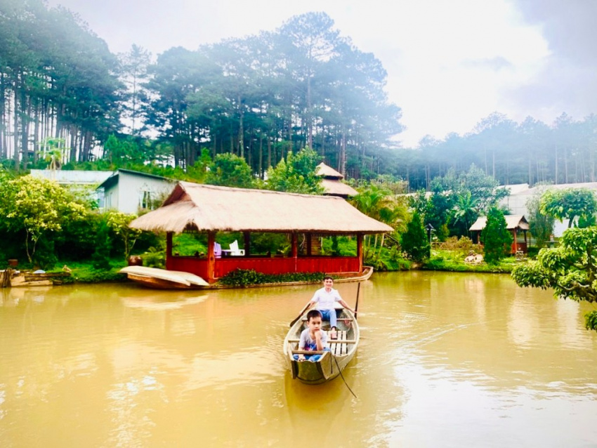 image ho thuy quai da lat nhac den buon lang vang danh am thuc 165754186657847 Em Vào Bếp